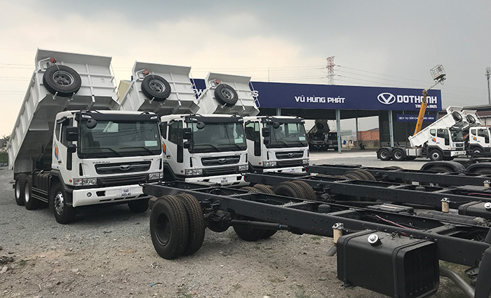 Gi&aacute; xe ben Daewoo 3 ch&acirc;n 15 tấn K4DEF