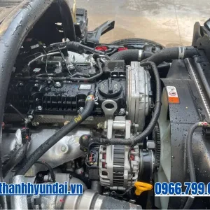 động cơ D4CB Huyndai N250SL bên trái