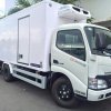 xe-hino-300-series-XZU650L-1-7-tan-thung-kin.jpg