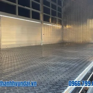 Xe tải JAC N900E5 9 tấn thùng 7m sàn lá me