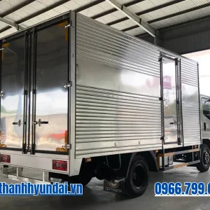 Đuôi thùng Đô Thành IZ65M Plus thùng kín 4m4