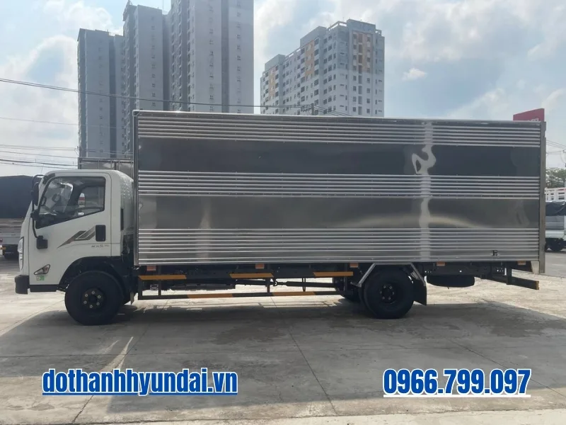 Hông xe tải Đô Thành IZ71SL thùng kín