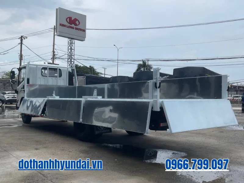 Đuôi thùng xe tải Dothanh IZ60SL thùng lửng mở bửng