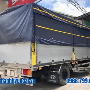 Đuôi xe tải Hyundai W11S thùng bạt