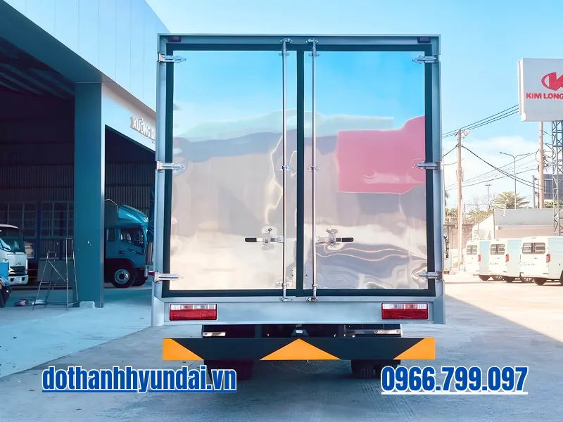 cua duoi xe tai jac n350 plus thung kin Cửa đuôi xe tải JAC N350 Plus thùng kín