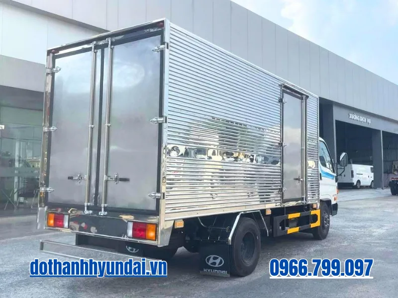 duoi xe tai hyundai n550l a thung kin Đuôi xe tải Hyundai N550L A thùng kín